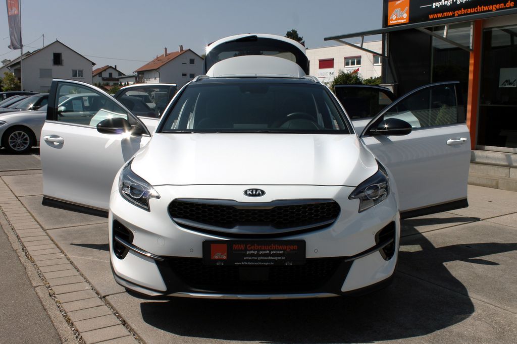 Kia XCeed 2021 г. Белый, пробег 47499 км