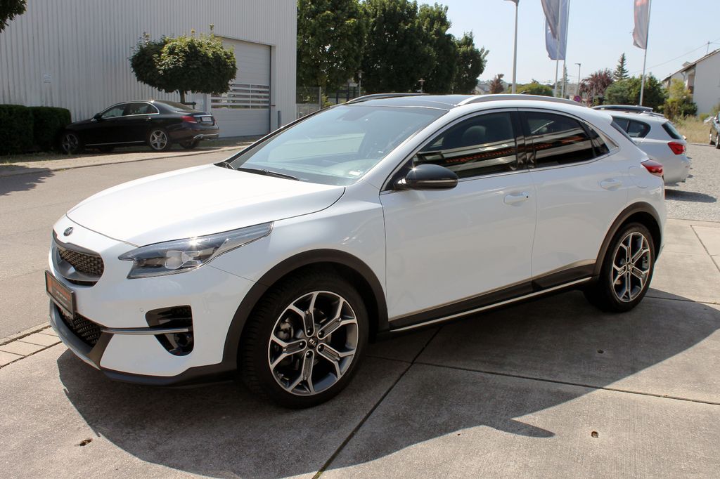 Kia XCeed 2021 г. Белый, пробег 47499 км
