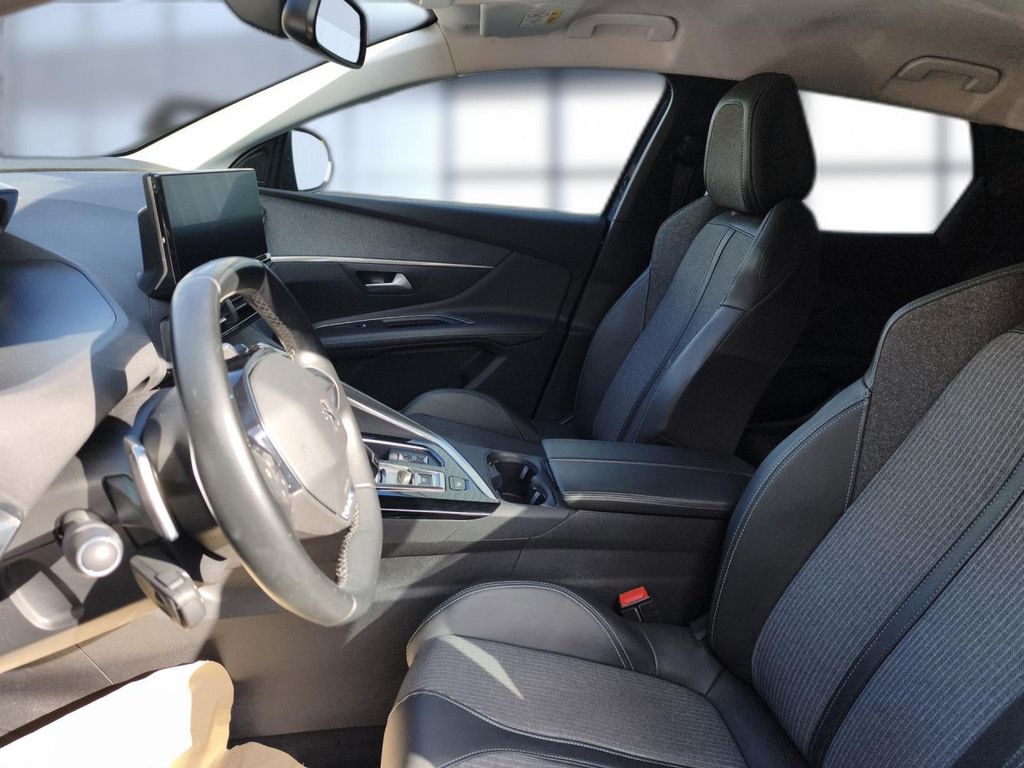 Peugeot 3008 2021 г. Синий, пробег 51849 км