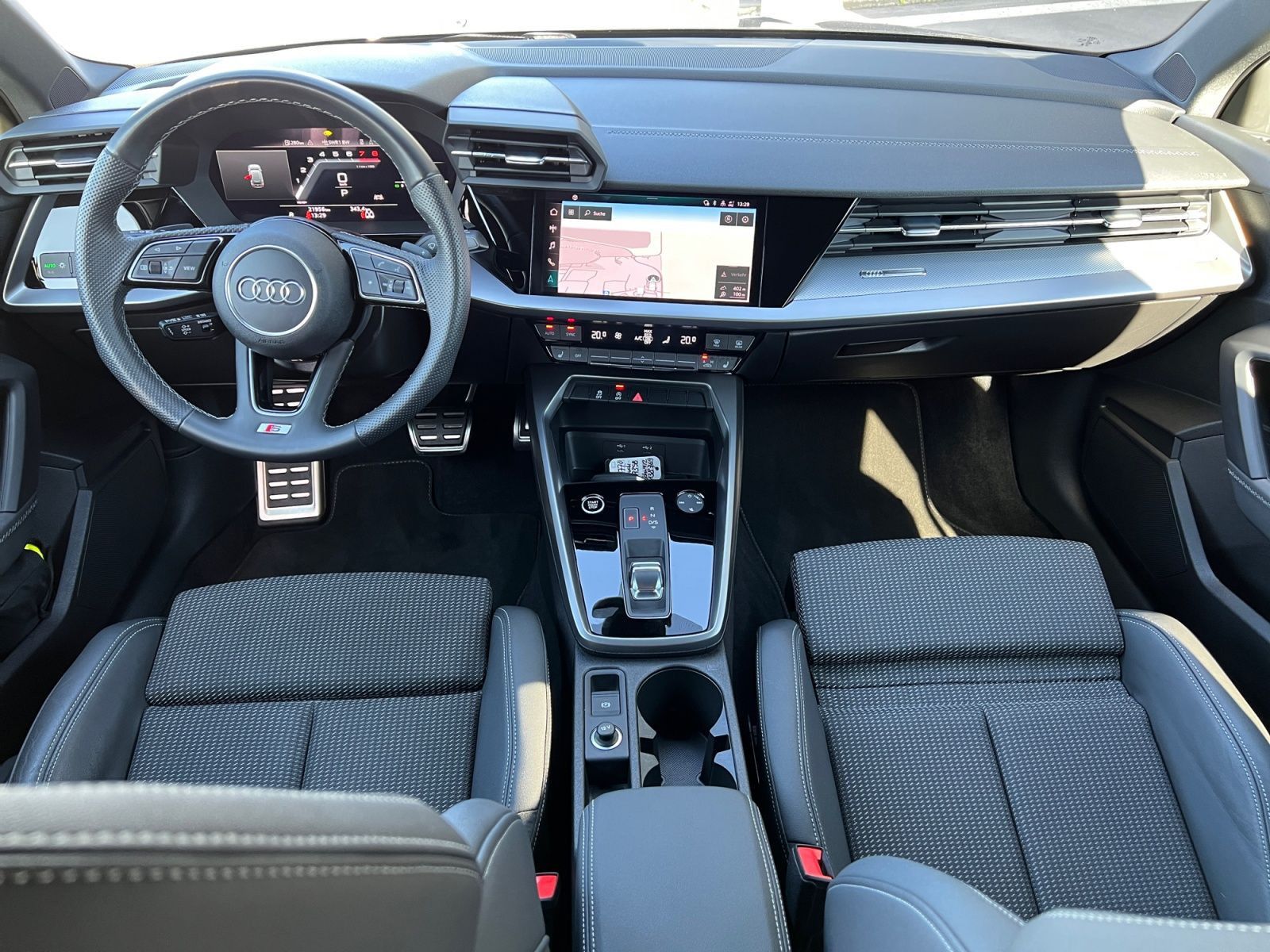 Audi A3 2023 г. Чёрный, пробег 22000 км