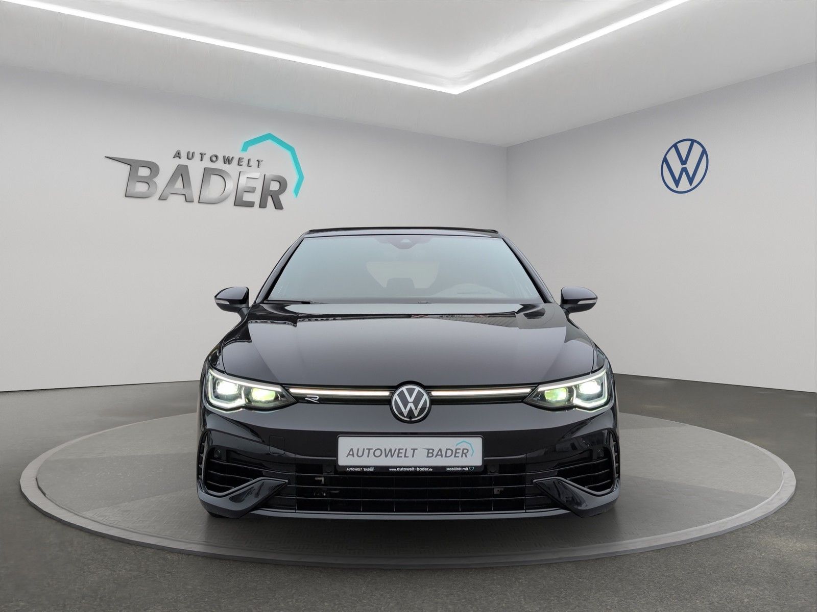 Volkswagen Golf 2023 г. Чёрный, пробег 38888 км