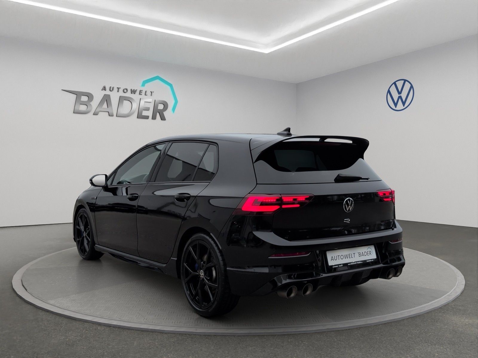 Volkswagen Golf 2023 г. Чёрный, пробег 38888 км