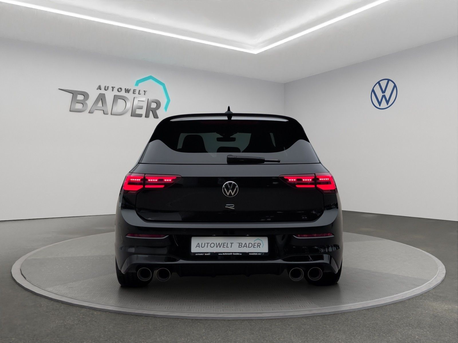 Volkswagen Golf 2023 г. Чёрный, пробег 38888 км