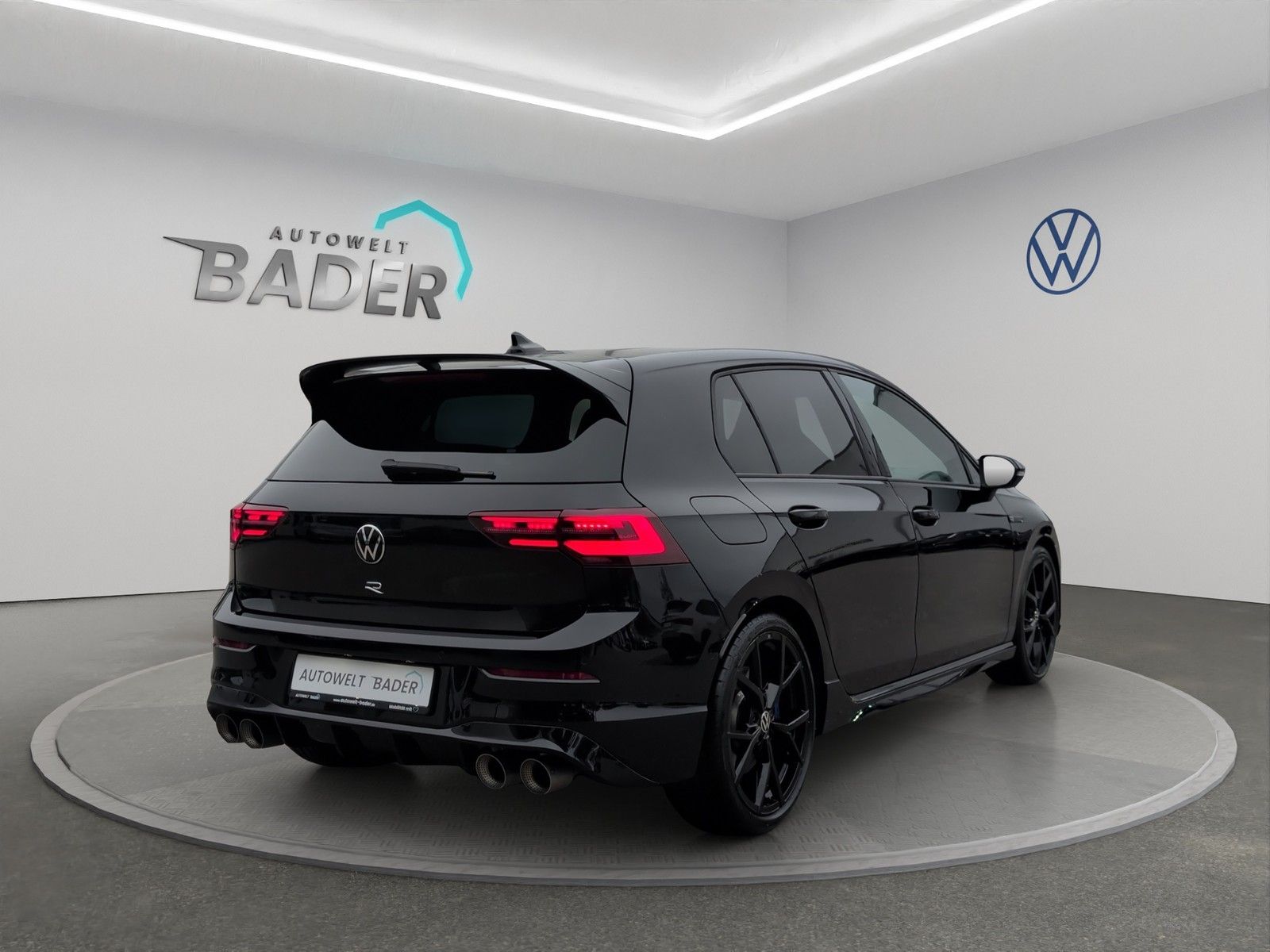 Volkswagen Golf 2023 г. Чёрный, пробег 38888 км