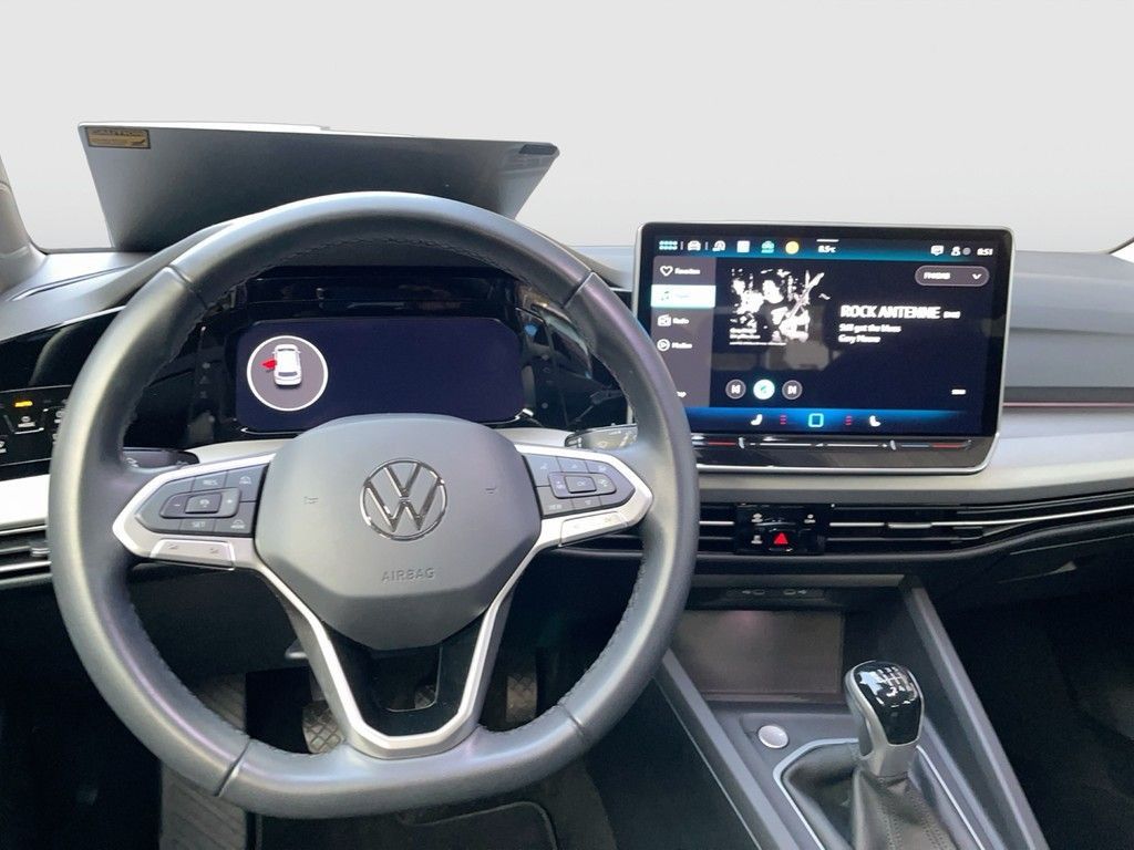 Volkswagen Golf 2024 г. Серый, пробег 29500 км