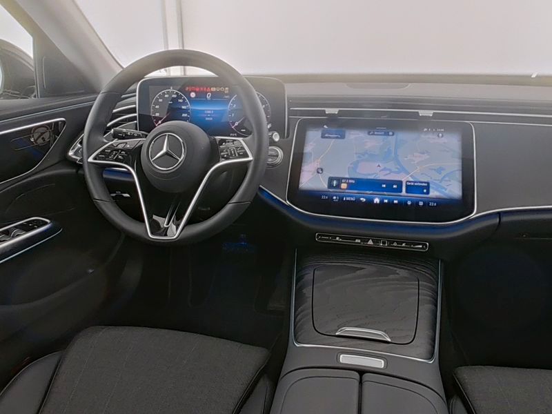 Mercedes-Benz E 200 2025 г. Серый, пробег 15437 км