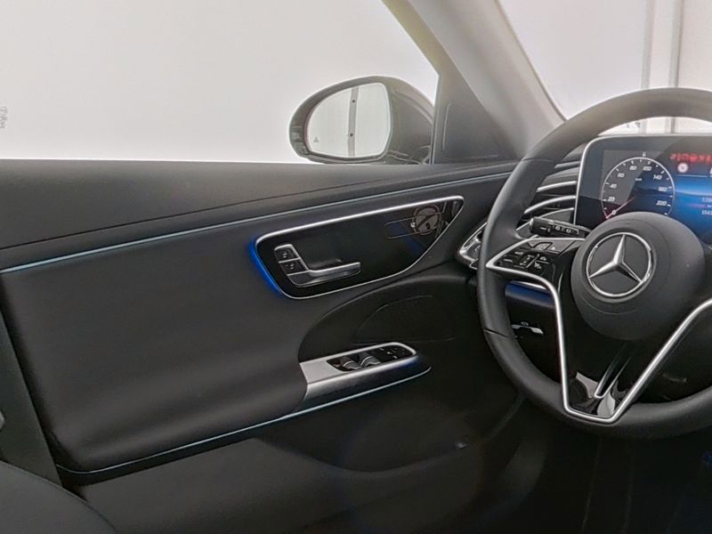 Mercedes-Benz E 200 2025 г. Серый, пробег 15437 км