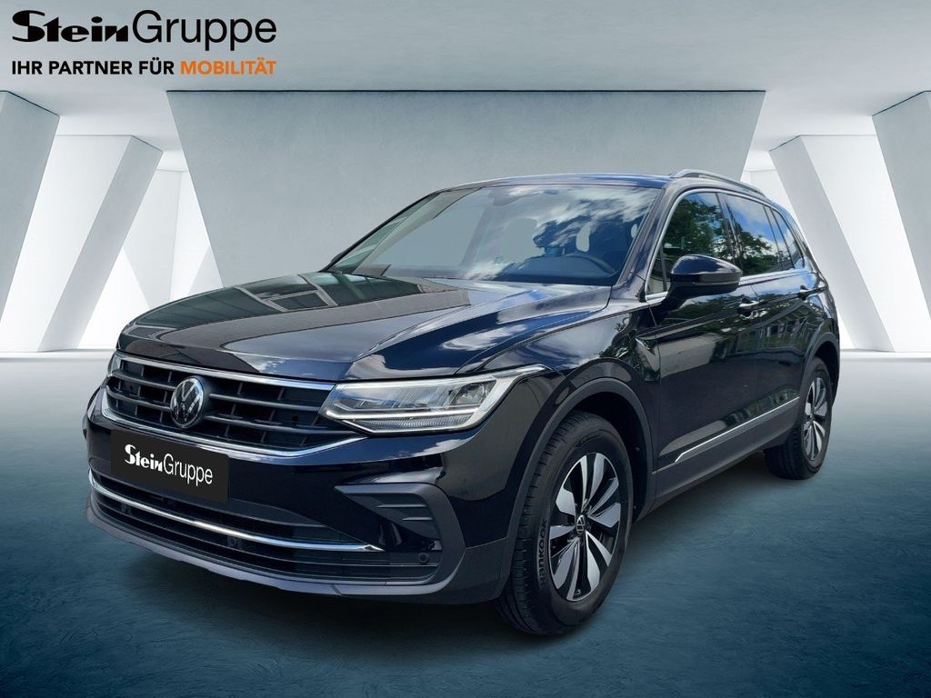 Volkswagen Tiguan 2023 г. Чёрный, пробег 54750 км