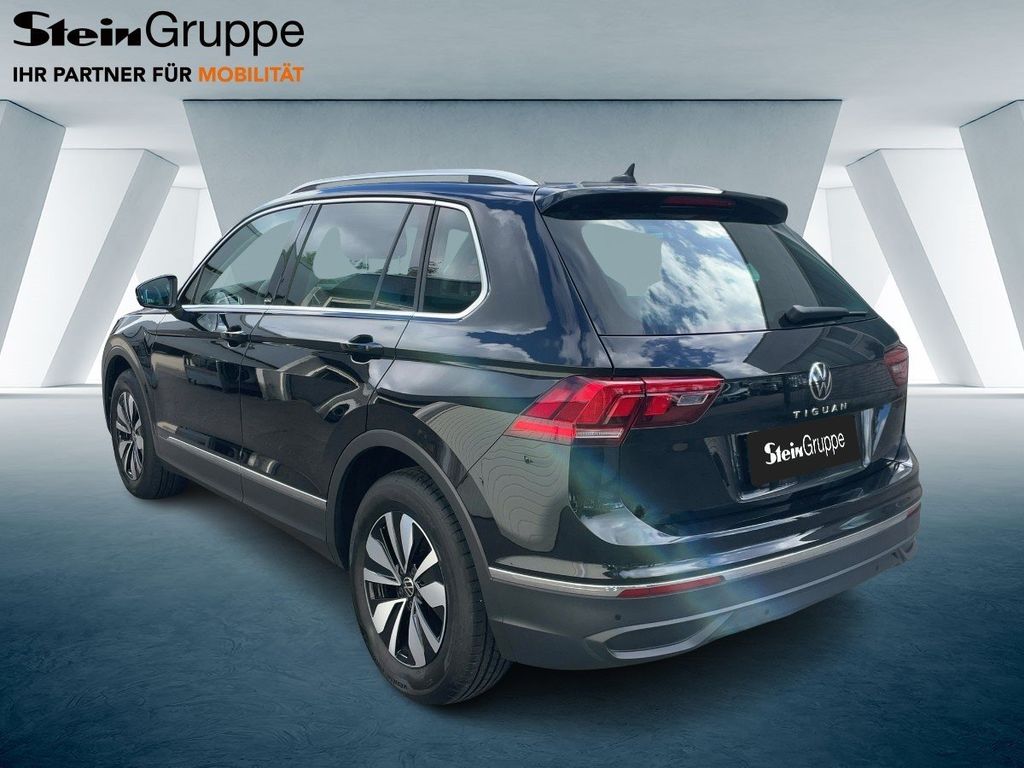 Volkswagen Tiguan 2023 г. Чёрный, пробег 54750 км