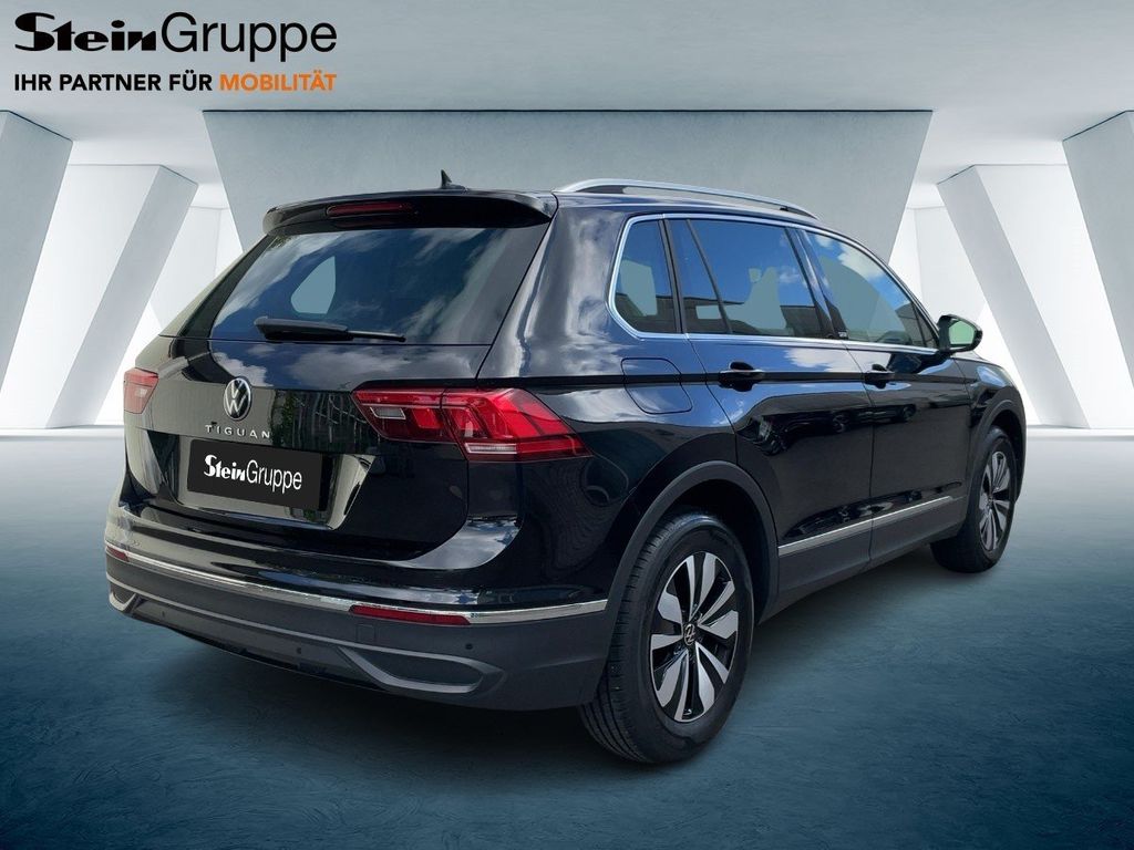 Volkswagen Tiguan 2023 г. Чёрный, пробег 54750 км