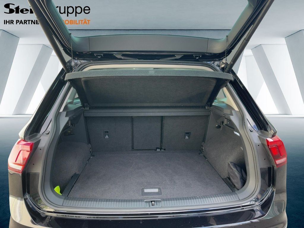 Volkswagen Tiguan 2023 г. Чёрный, пробег 54750 км
