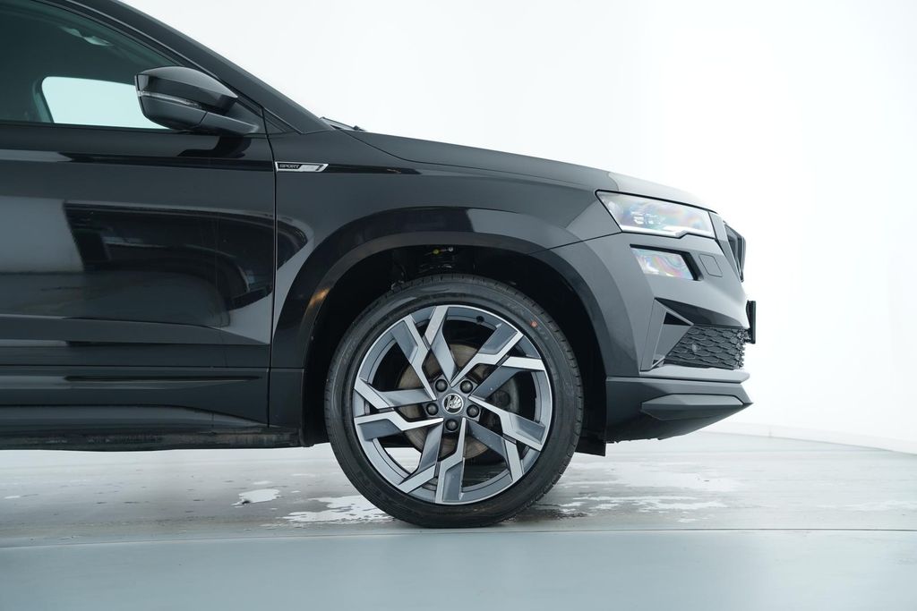Skoda Karoq 2024 г. Чёрный, пробег 41781 км
