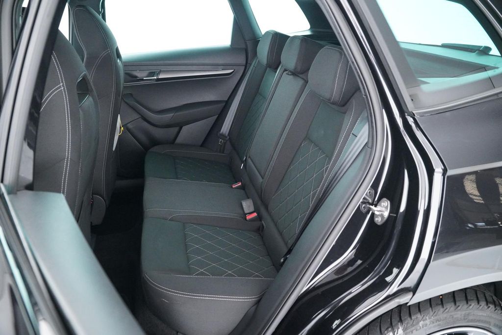 Skoda Karoq 2024 г. Чёрный, пробег 41781 км