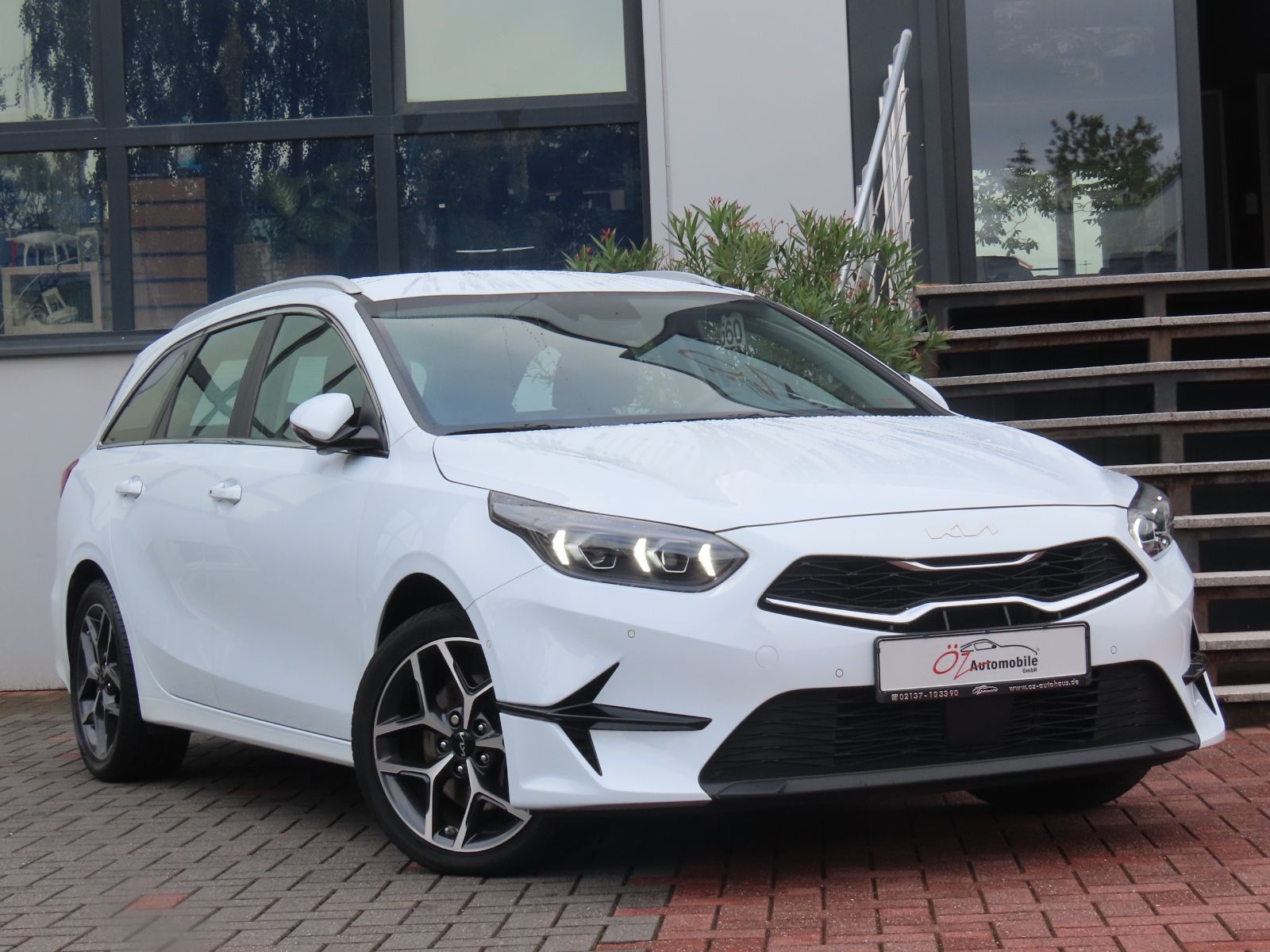 Kia CEE'D SPORTSWAGON 2022 — фото 1