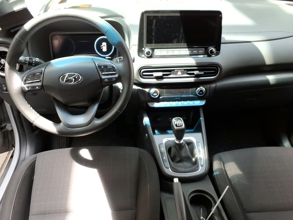 Hyundai Kona 2022 г. Серый, пробег 42000 км