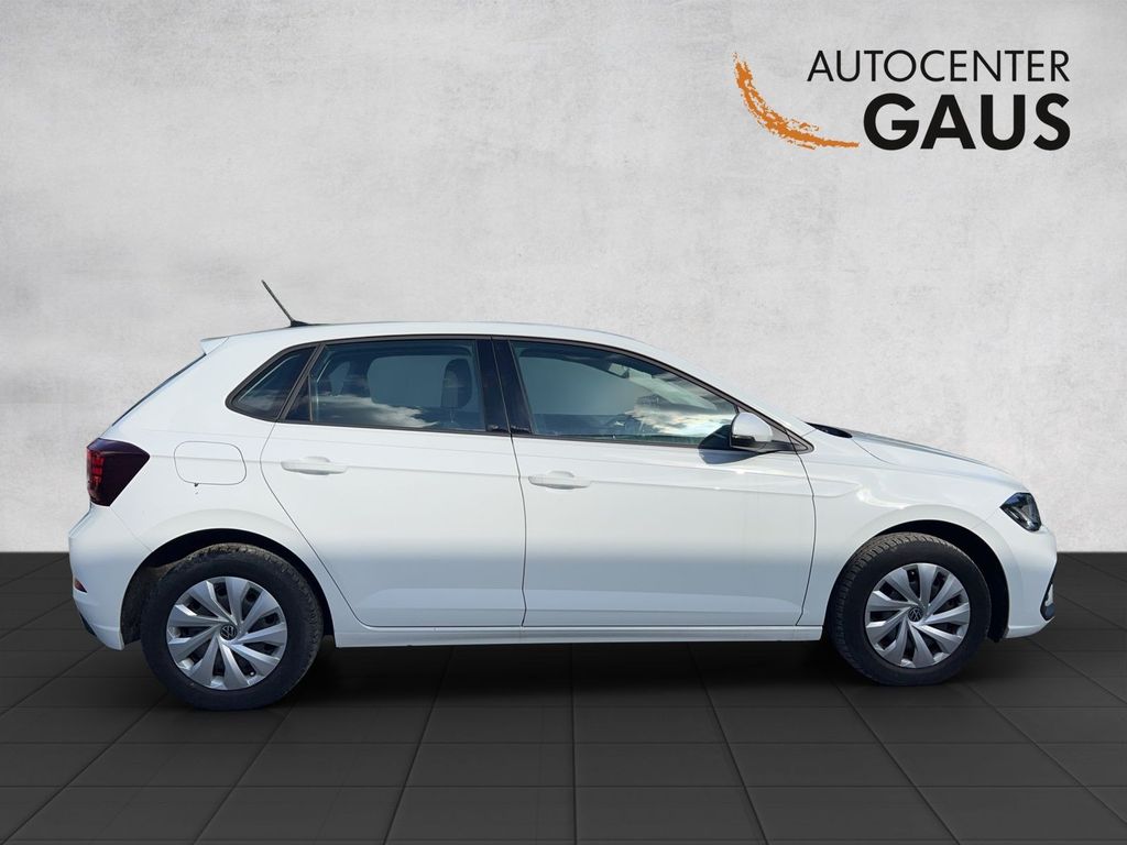 Volkswagen Polo 2023 г. Белый, пробег 46003 км