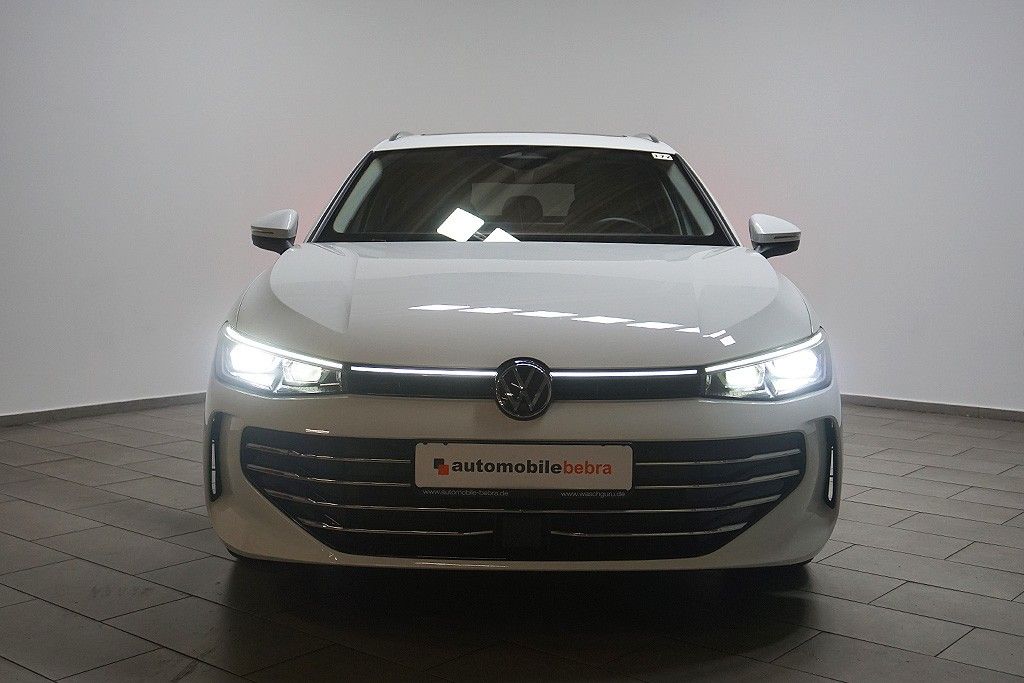 Volkswagen Passat 2024 г. Белый, пробег 56597 км