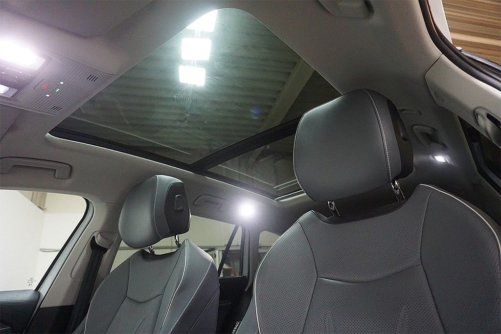 Volkswagen Passat 2024 г. Белый, пробег 56597 км