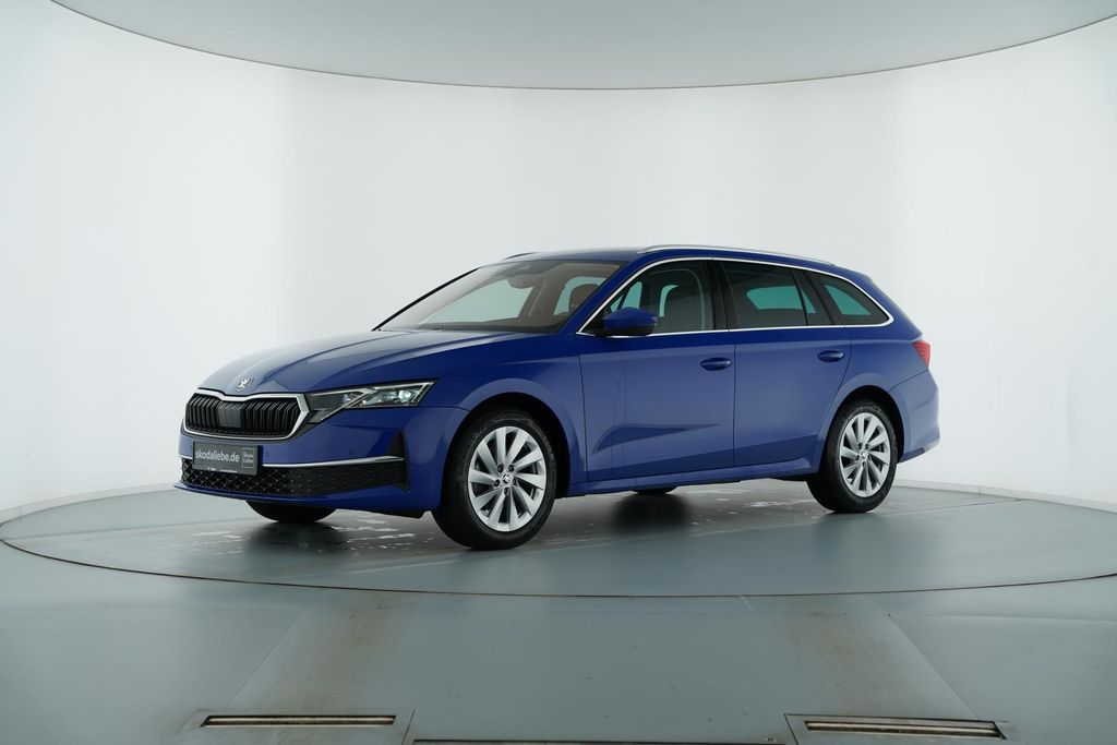 Skoda Octavia 2024 г. Синий, пробег 53303 км