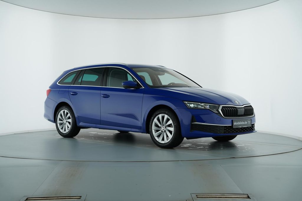 Skoda Octavia 2024 г. Синий, пробег 53303 км