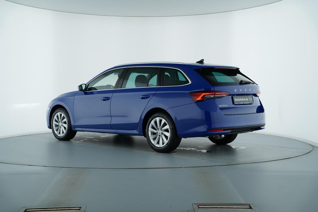 Skoda Octavia 2024 г. Синий, пробег 53303 км