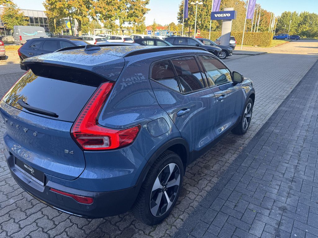 Volvo XC40 2023 г. Синий, пробег 46000 км
