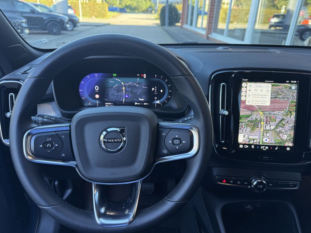 Volvo XC40 2023 г. Синий, пробег 46000 км