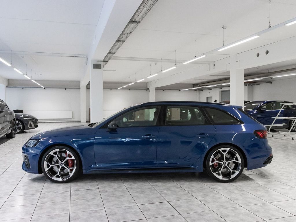 Audi RS4 2024 г. Синий, пробег 46926 км