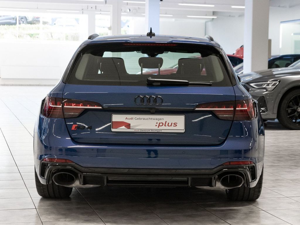 Audi RS4 2024 г. Синий, пробег 46926 км