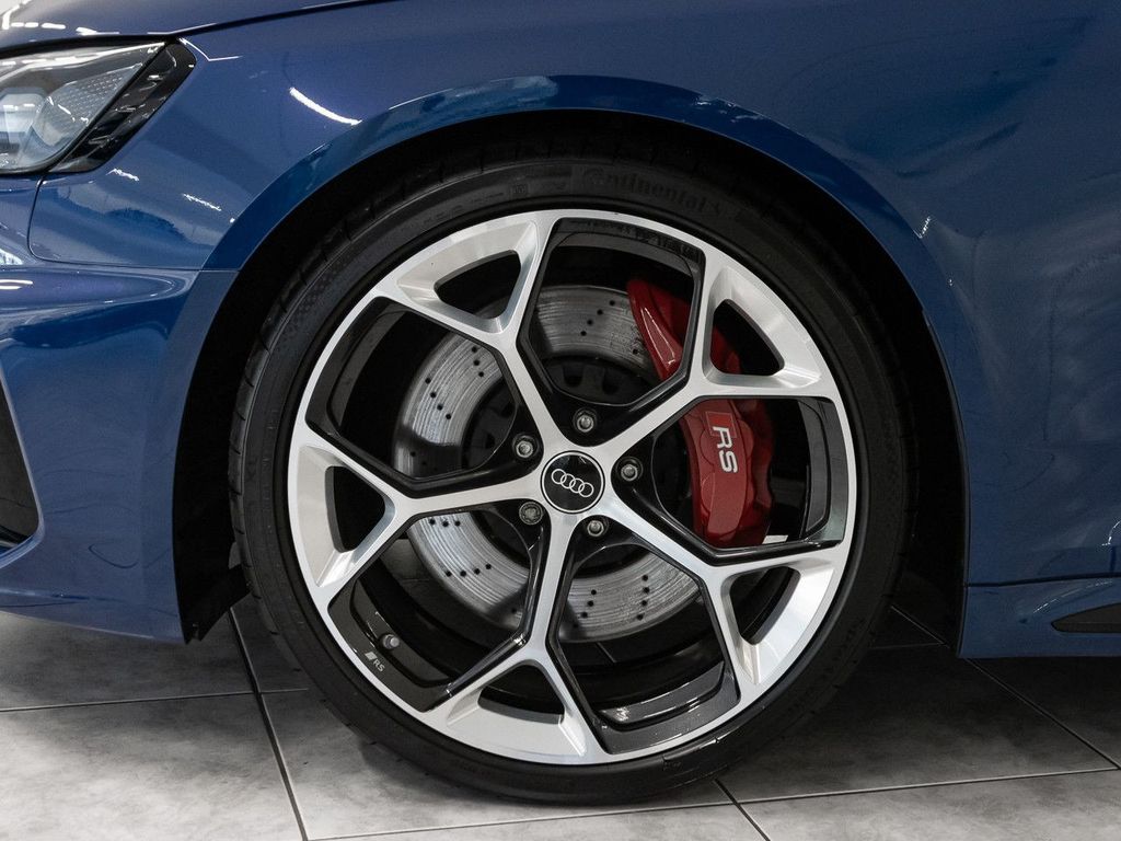 Audi RS4 2024 г. Синий, пробег 46926 км