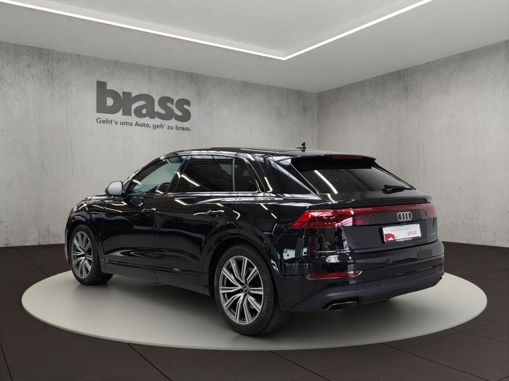 Audi Q8 2025 г. Чёрный, пробег 32315 км