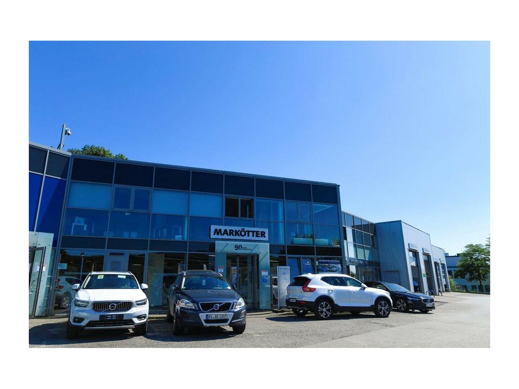Volvo XC60 2023 г. Чёрный, пробег 54850 км
