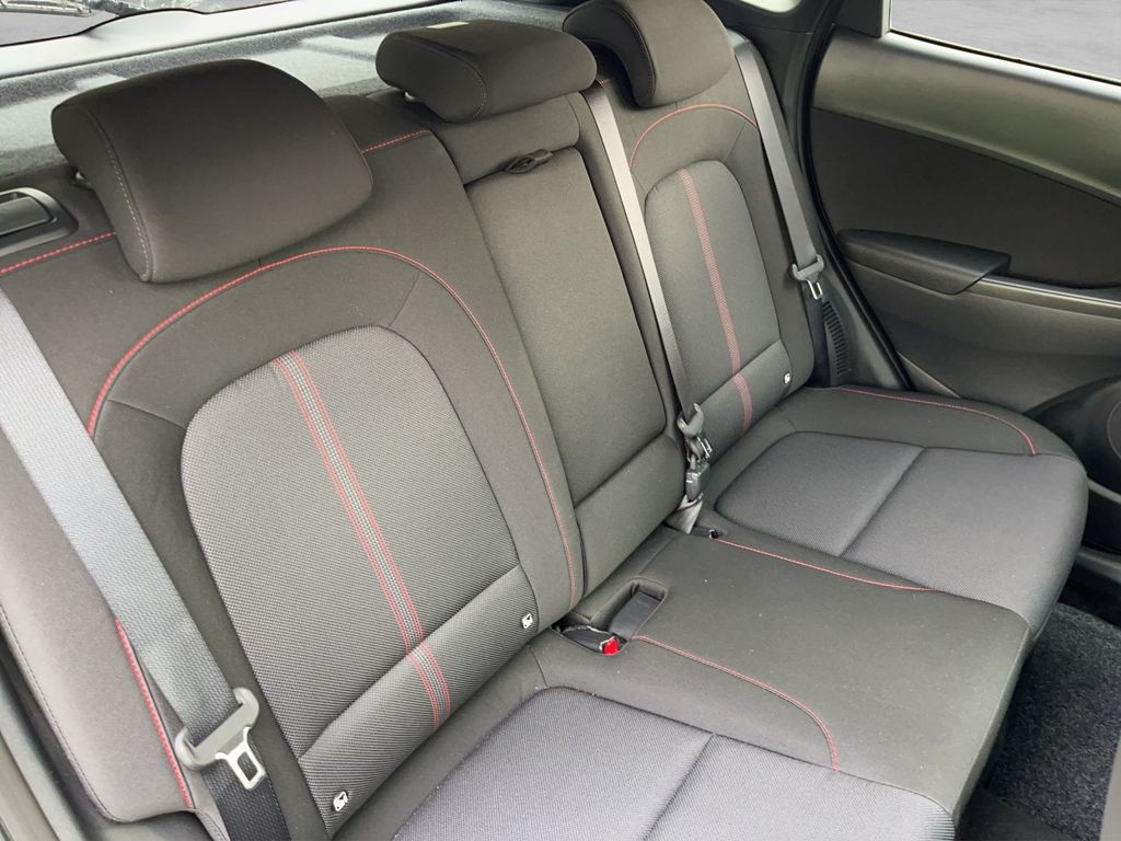 Hyundai Kona 2022 г. Серый, пробег 51478 км