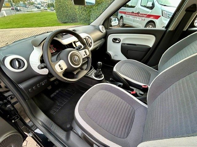Renault Twingo 2023 г. Чёрный, пробег 56485 км
