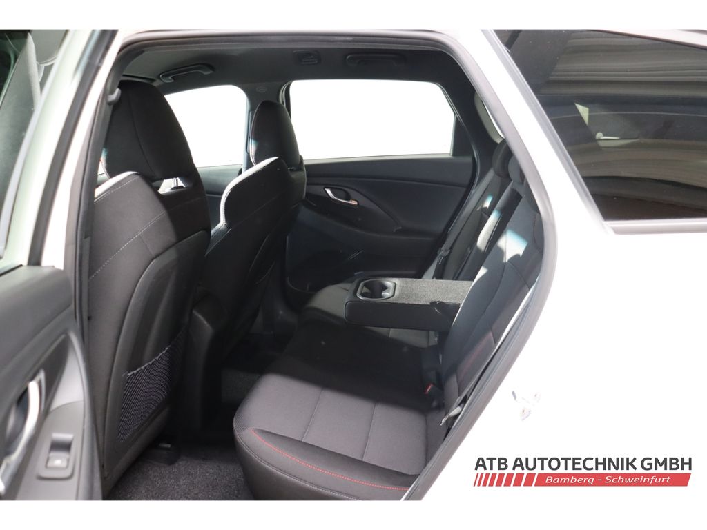 Hyundai i30 2022 г. Белый, пробег 58180 км