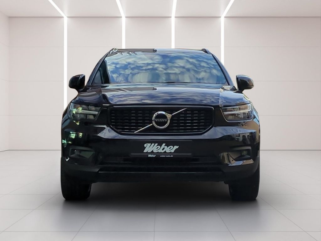 Volvo XC40 2021 г. Чёрный, пробег 45200 км