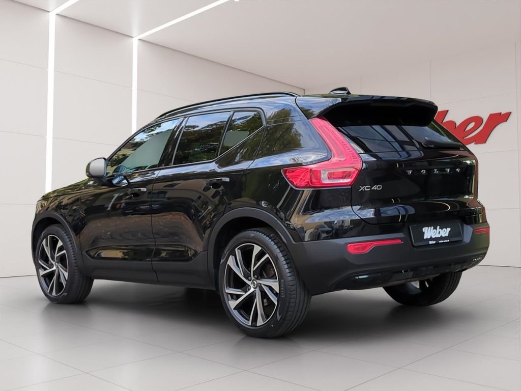 Volvo XC40 2021 г. Чёрный, пробег 45200 км