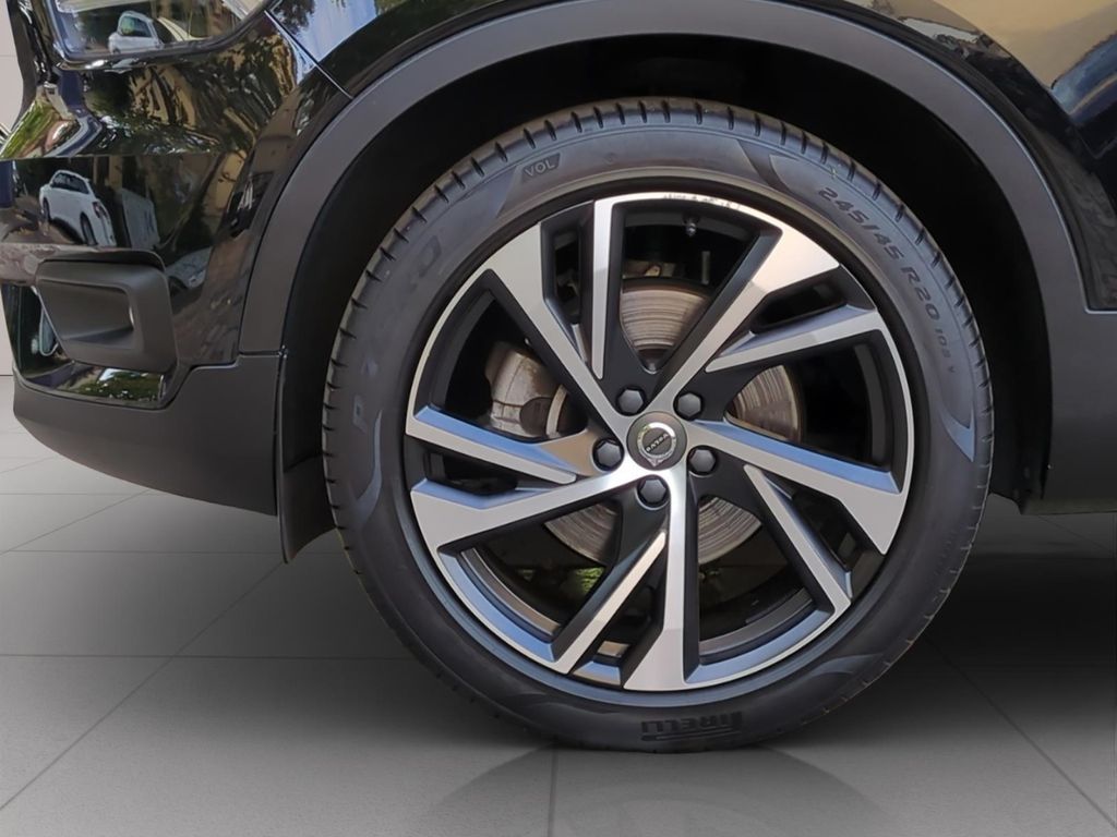 Volvo XC40 2021 г. Чёрный, пробег 45200 км