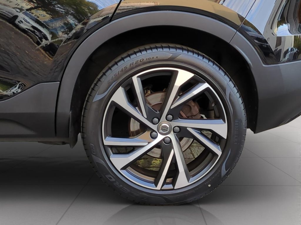 Volvo XC40 2021 г. Чёрный, пробег 45200 км