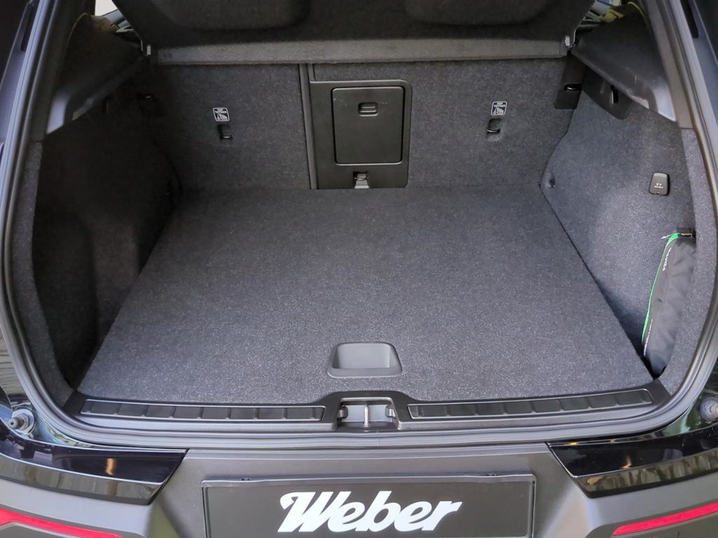 Volvo XC40 2021 г. Чёрный, пробег 45200 км