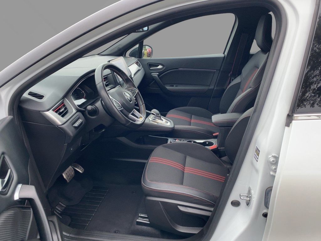 Renault Captur 2022 г. Белый, пробег 26856 км