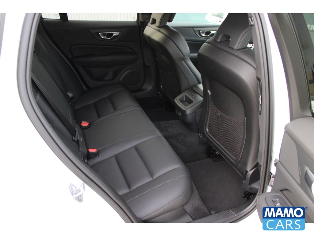 Volvo V60 Cross Country 2023 г. Белый, пробег 46653 км