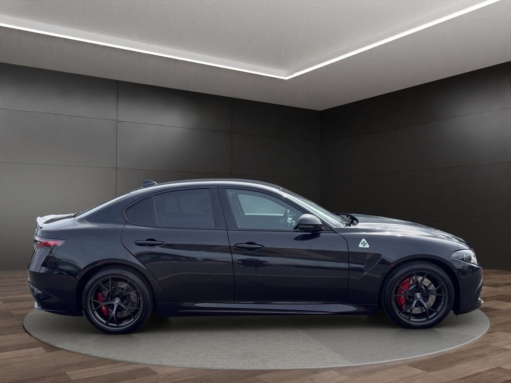 Alfa Romeo Giulia 2024 г. Чёрный, пробег 48115 км