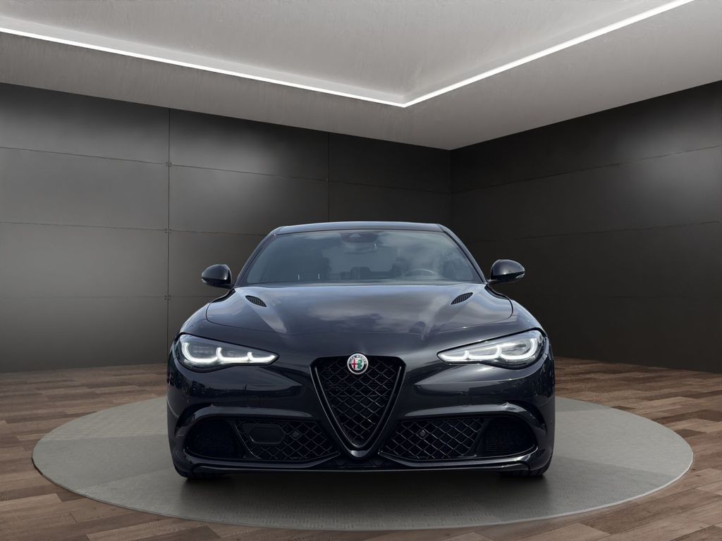 Alfa Romeo Giulia 2024 г. Чёрный, пробег 48115 км