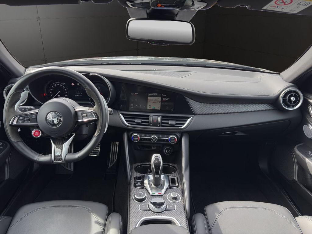 Alfa Romeo Giulia 2024 г. Чёрный, пробег 48115 км