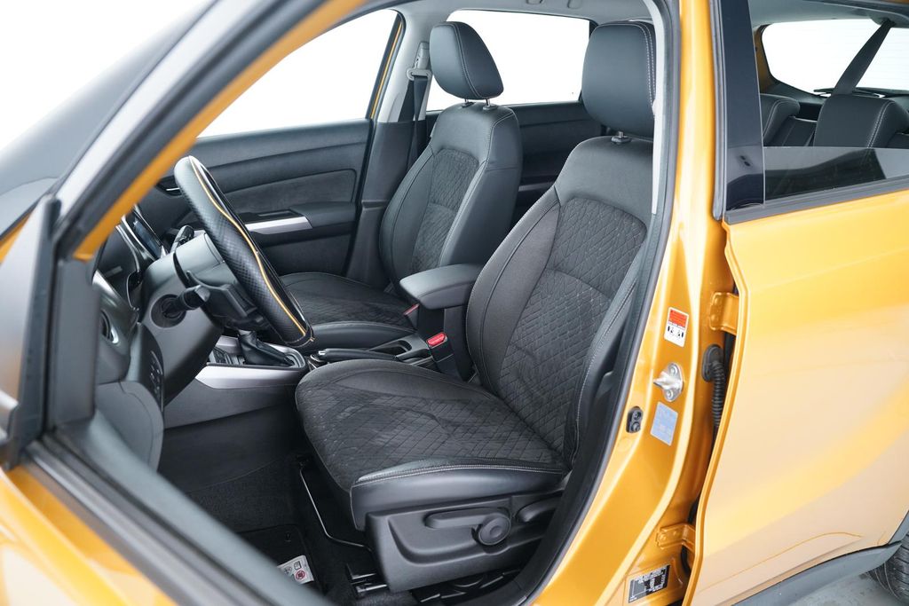 Suzuki Vitara 2021 г. Золотистый, пробег 29488 км