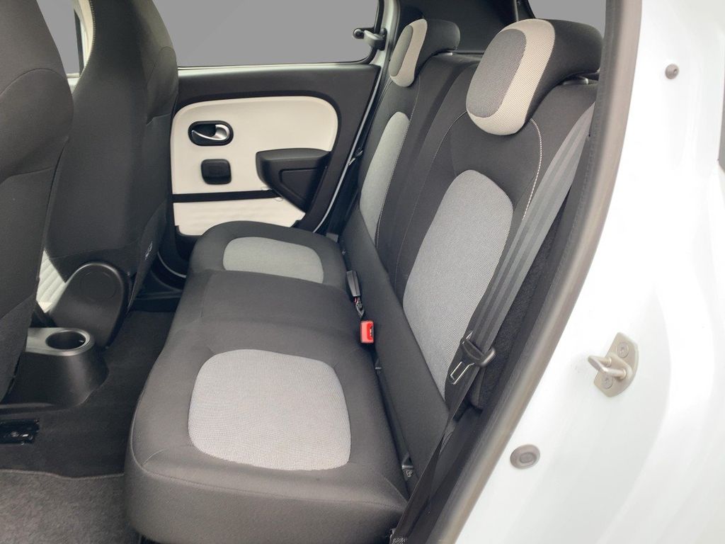 Renault Twingo 2022 г. Белый, пробег 52772 км