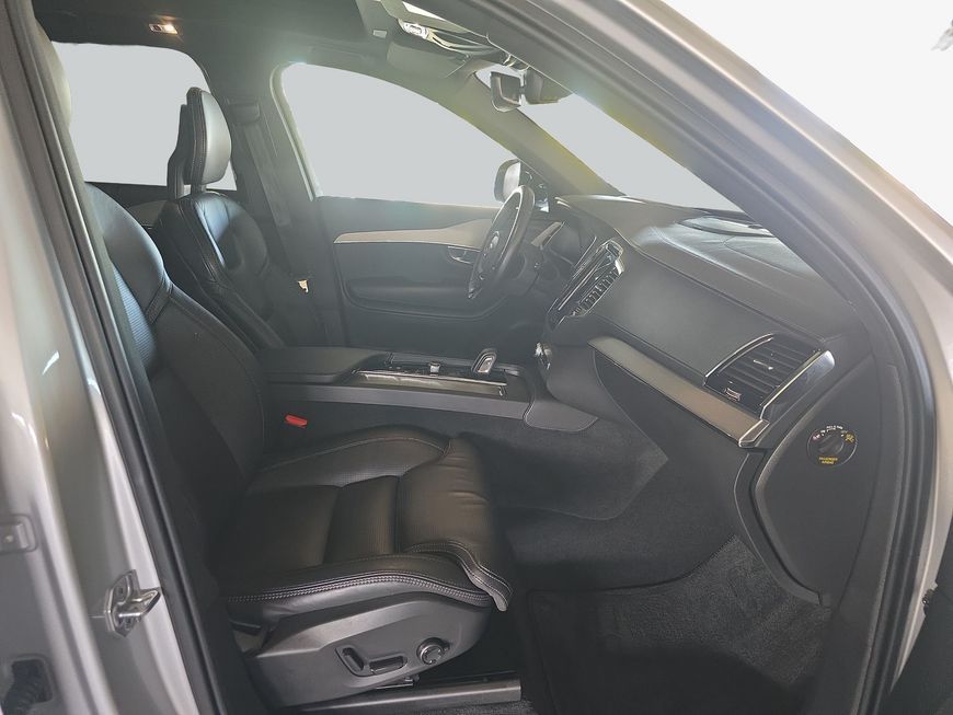 Volvo XC90 2021 г. Серебристый, пробег 54442 км