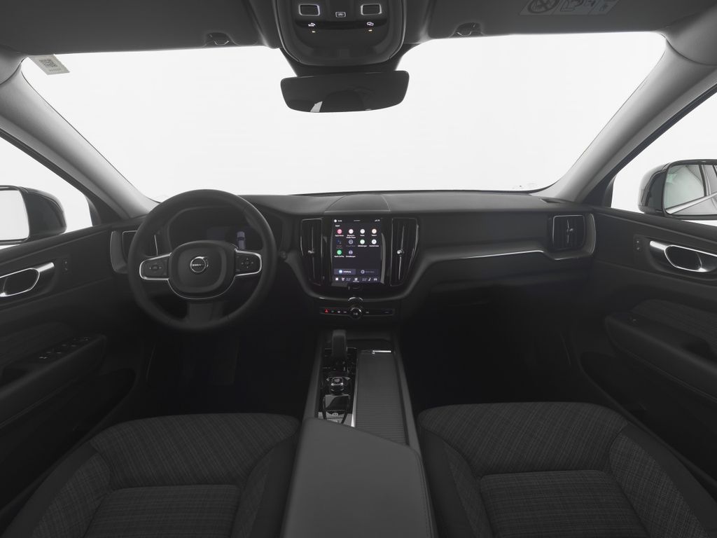 Volvo XC60 2023 г. Чёрный, пробег 41607 км