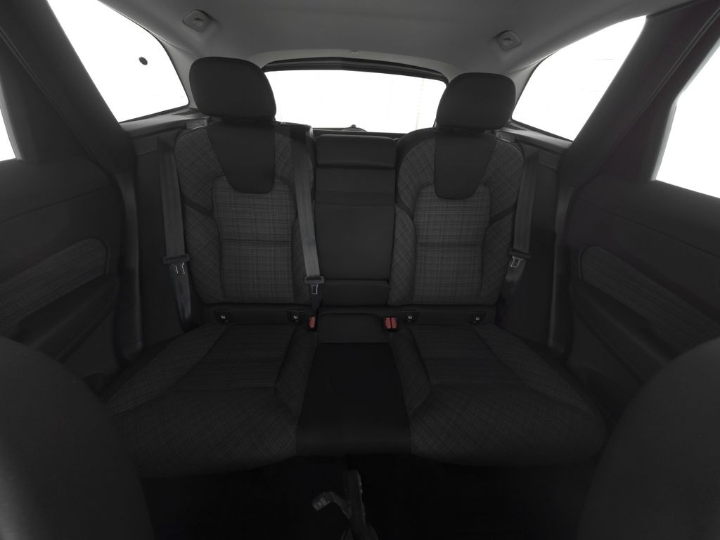 Volvo XC60 2023 г. Чёрный, пробег 41607 км